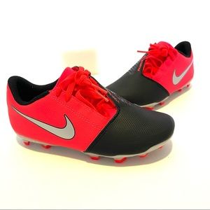 Nike JR Phantom Venom Club FG Black and Pink Size 13.5